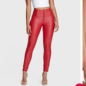 Freddy Eppy, leather pants